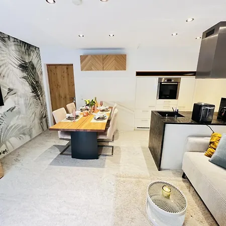 Ursula Maria Daire Ischgl